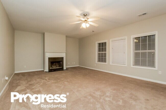 Building Photo - 4665 Ferncrest Pl
