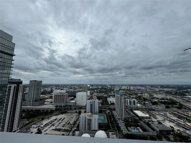 Foto del edificio - 851 NE 1st Ave