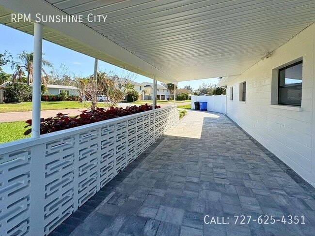 Building Photo - 1516 Delaware Ave NE