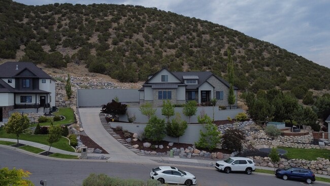 Building Photo - 3887 E S Pass Cv