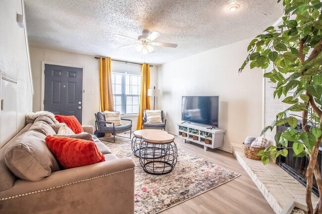 Building Photo - 5806 6th St