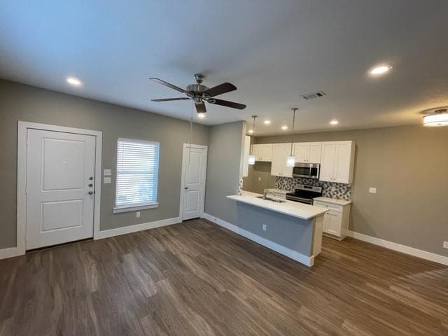 Foto del edificio - 8008 Doreen Ave