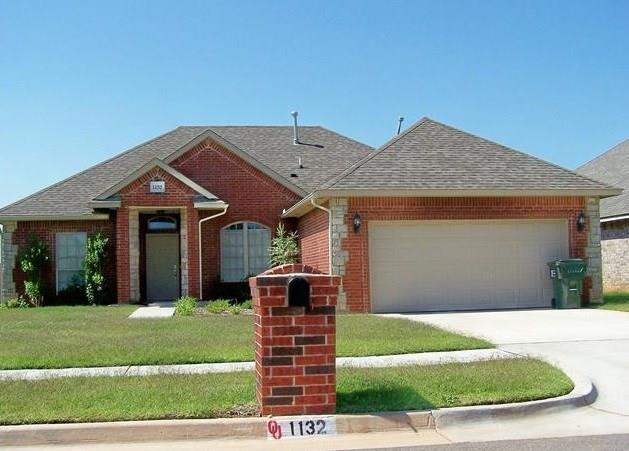 Primary Photo - 1132 Glen Eagles Ct