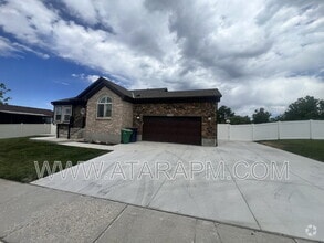 Building Photo - 1235 Sandy Ridge Dr