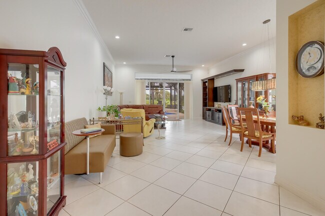 Foto del edificio - 6763 Rothschild Cir