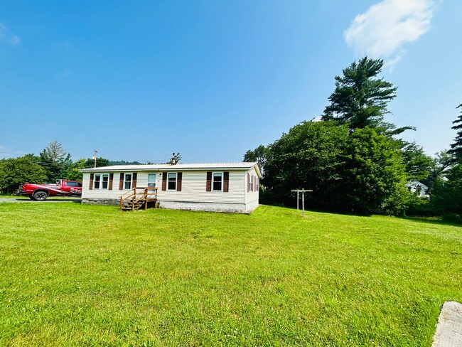 Building Photo - Country 3 Bed / 2 Bath Home for RENT