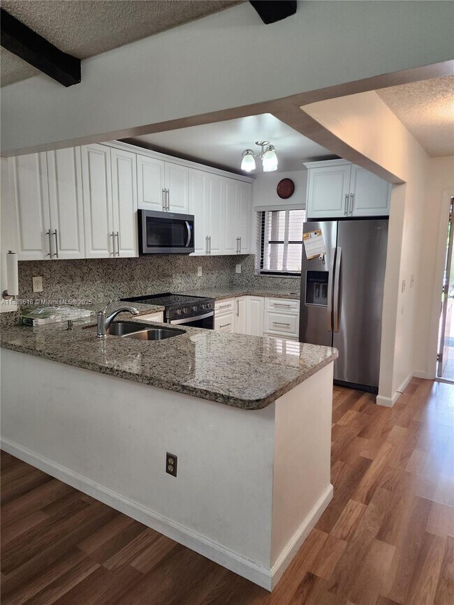 Foto del edificio - 8666 SW 114th Pl