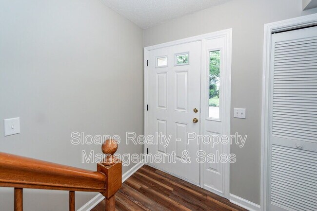 Foto del edificio - 854 Colony Dr