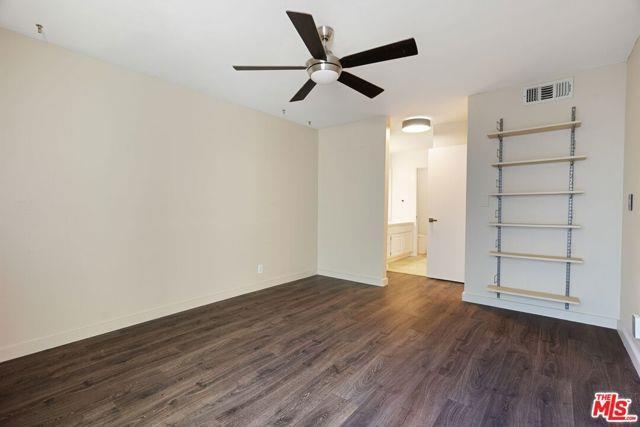 Foto principal - 950 Kings Rd