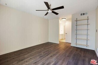 Building Photo - 950 Kings Rd