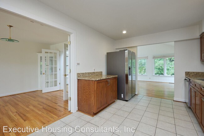 Foto del edificio - 5 br, 3 bath House - 8712 Ewing Drive