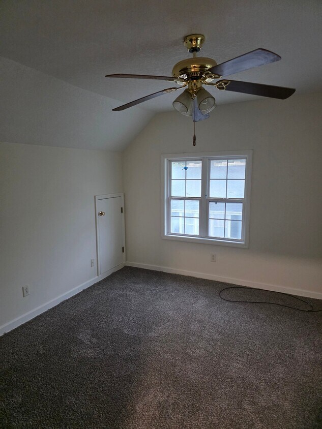 Foto del edificio - 213 E Carlton St