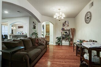 Building Photo - 7630 N Linpar Ct