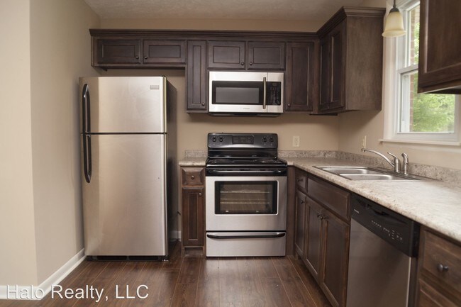 Building Photo - 123 N Valley Rd