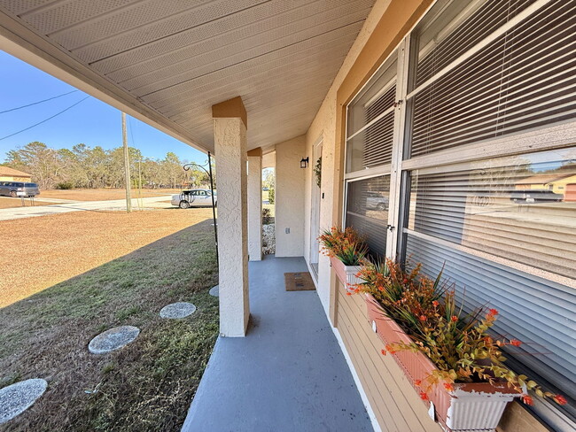 Foto del edificio - 12258 Foothill St