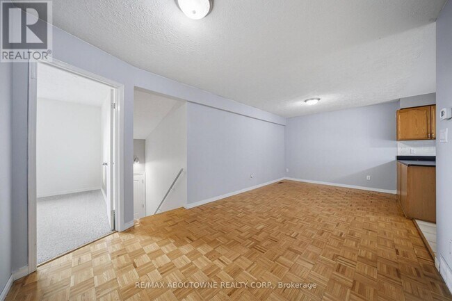 Building Photo - 146 Bankside Dr