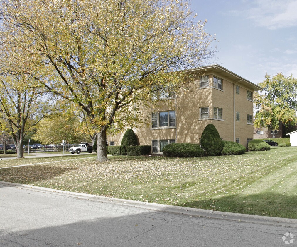 Foto del edificio - 1334 Woodview Ln