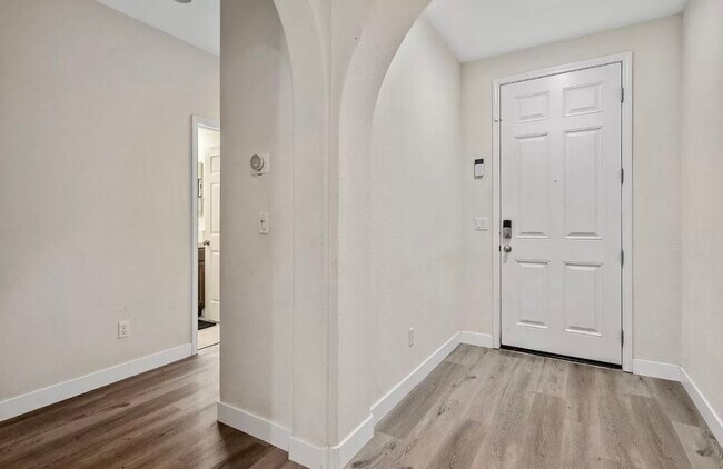 Building Photo - 1730 Dalia Ln