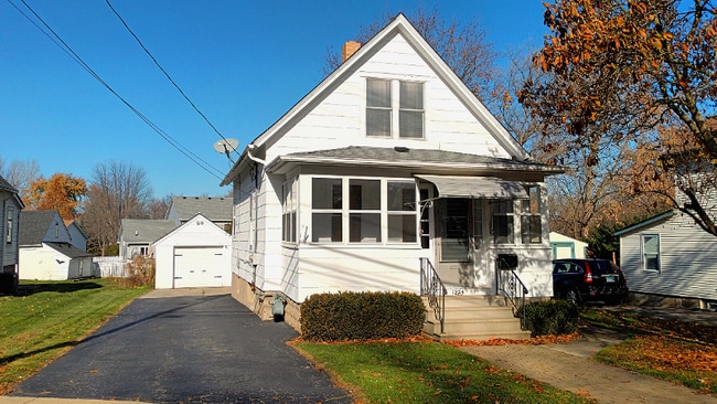 Building Photo - 1224 Dean St