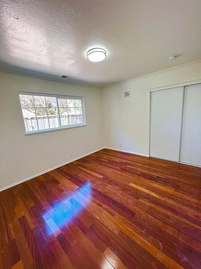 Foto del edificio - 3175 Machado Ave