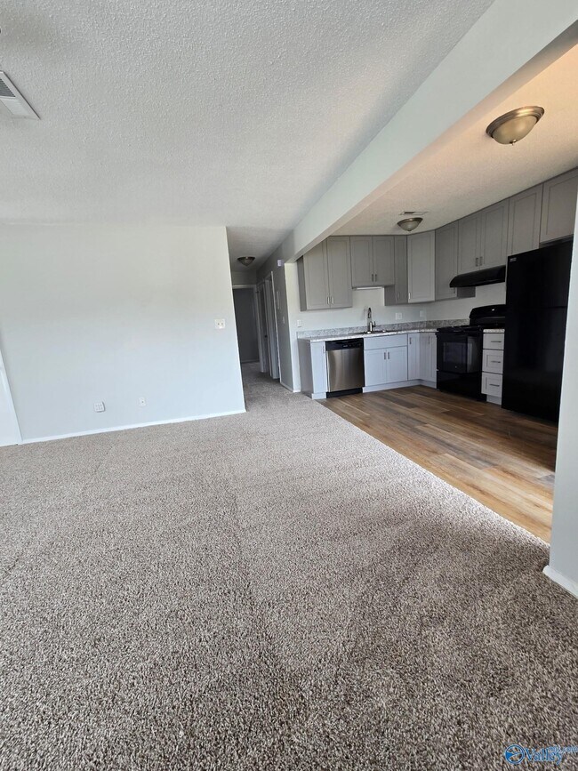 Foto del edificio - 12100 Carriage Ct SE