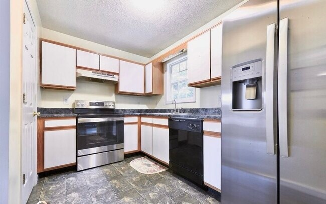 Building Photo - 409 River Trace Dr