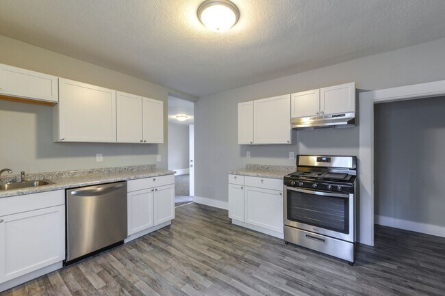 Foto del edificio - 1823 Quincy St NE