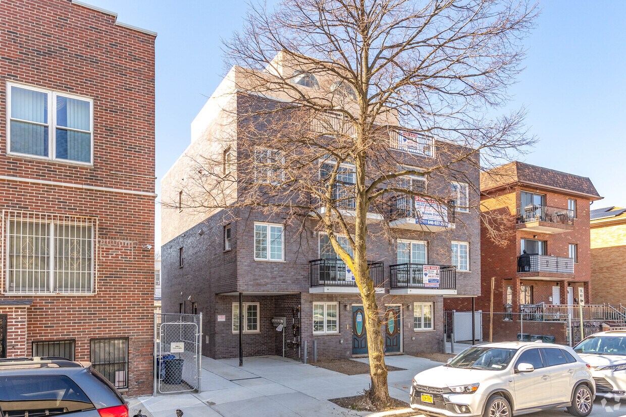 Foto del edificio - 8136 Bay 16th St