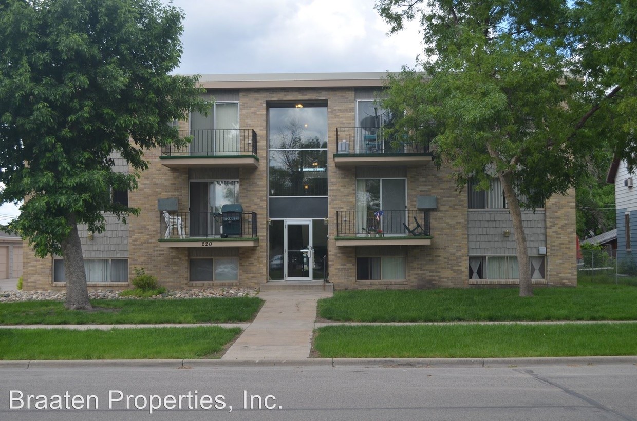 Primary Photo - 220 3rd Ave W