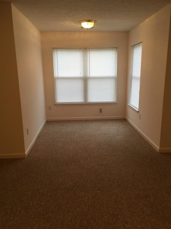 Building Photo - 2813 Glenview Dr