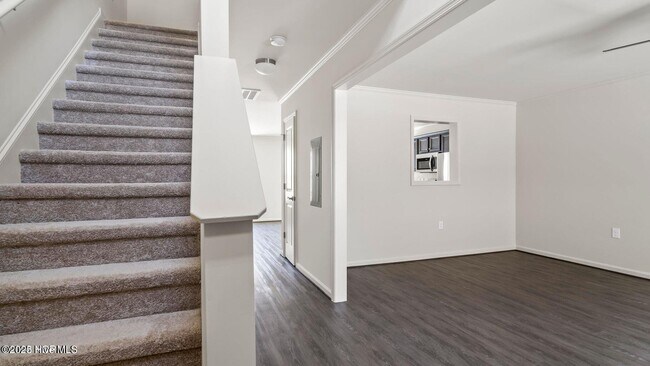 Foto del edificio - 317 Glenellen Loop Rd