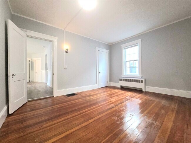 Building Photo - 48 Prince St