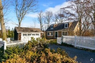Building Photo - 20 Grove Pl