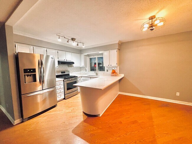 Building Photo - Hidden Gem!  4bed 2bath Single Family Home...