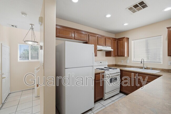 Building Photo - 4049 Flower Patch St