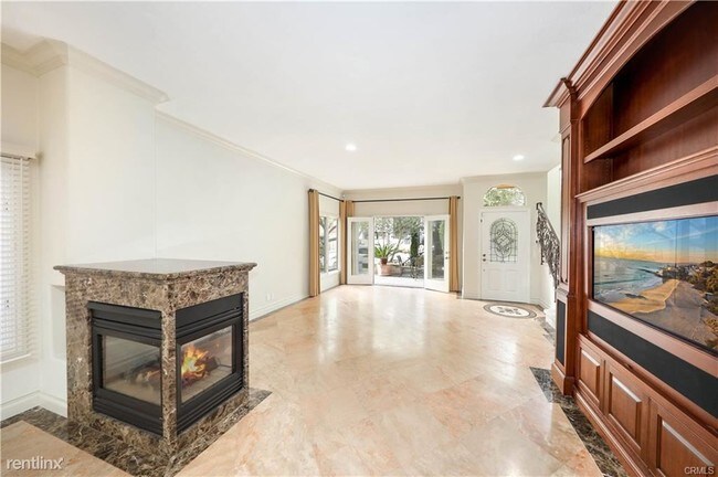 Foto del edificio - 3 br, 3 bath House - 414 Acacia Ave