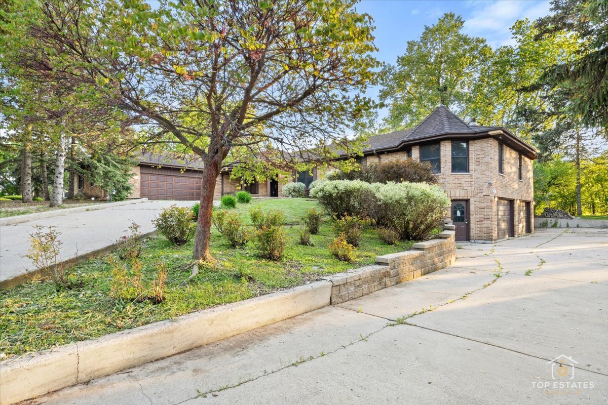 Foto principal - 21824 Cambridge Dr