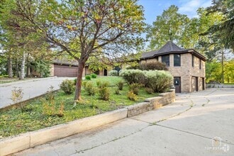 Building Photo - 21824 Cambridge Dr