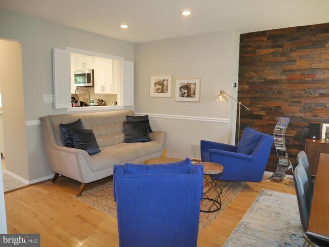 Building Photo - 2774 Grovemore Ln