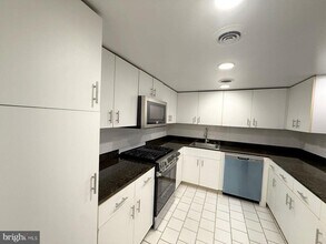 Building Photo - 606 Cooper Landing Rd