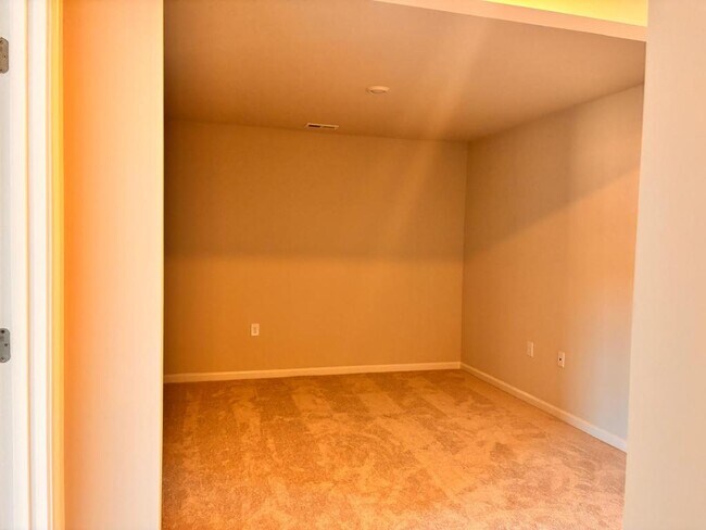 Building Photo - 5010 Fir Tree Ln