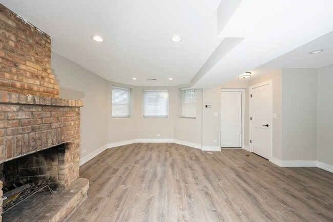 Building Photo - 1435 N Washtenaw Ave