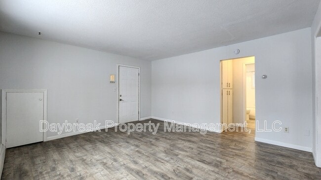 Foto del edificio - 811 7th Ave N