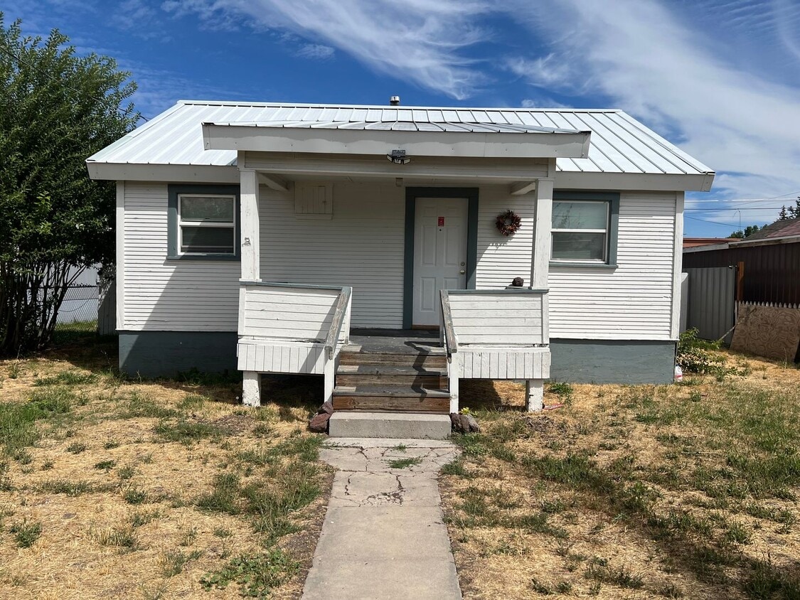 Primary Photo - 2 bedroom 1 bathroom Home - Mills Addition