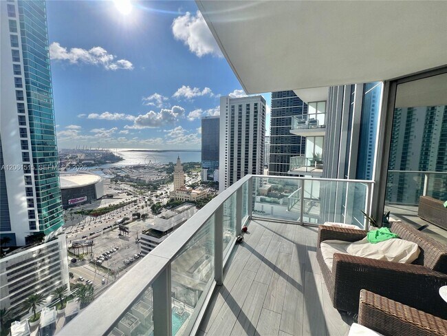 Foto del edificio - 851 NE 1st Ave