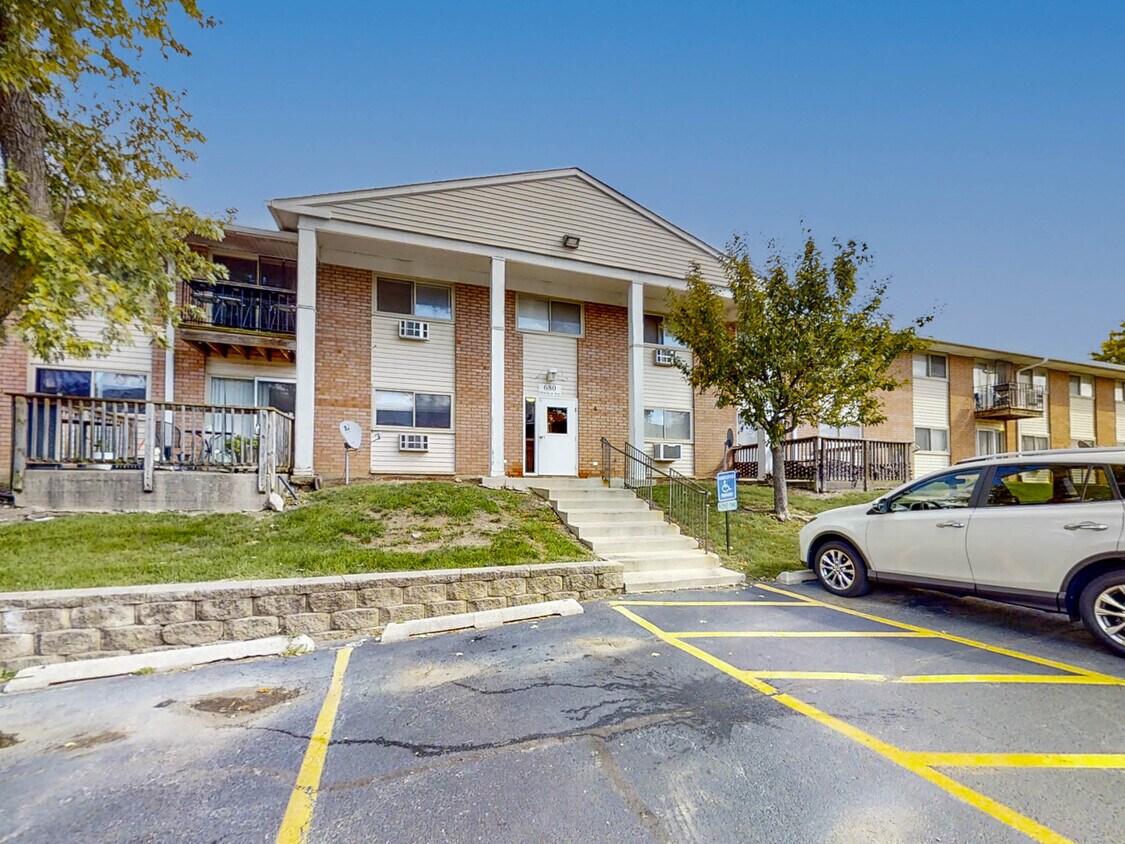 680 Marilyn Ave Unit 207, Glendale Heights, IL 60139 Condo for Rent