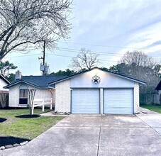 Building Photo - 14411 Cypress View Dr
