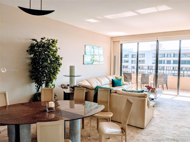 Building Photo - 251 Crandon Blvd