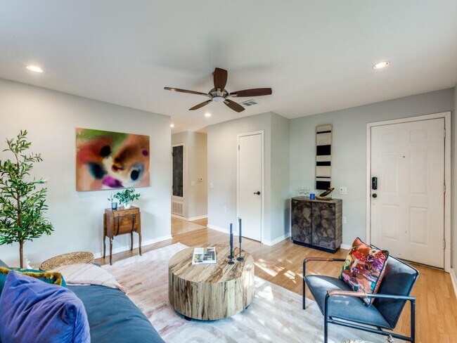 Building Photo - 1705 Adriane Dr