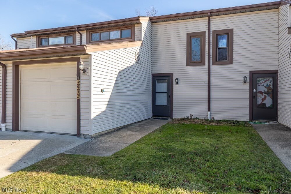 Primary Photo - 6305 Forest Park Dr
